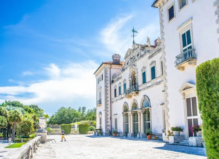 Get Lost In The Mammoth Vizcaya Museum