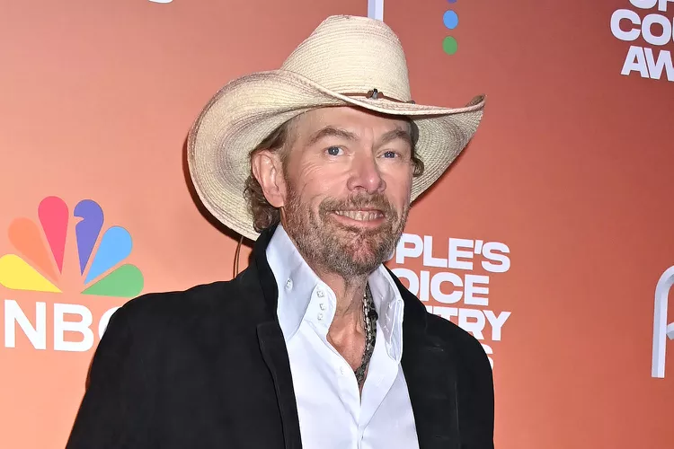 Toby Keith Says Stomach Cancer Struggle Is a 'Little Bit of a Roller Coaster': 'You're Up and Down'