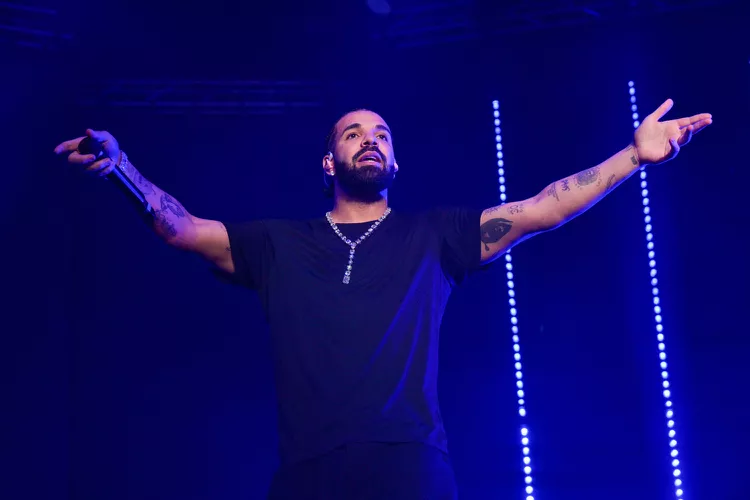 Drake Gives $50k to Fan Going Through Breakup at Miami Concert: 'It's Your Night Tonight'