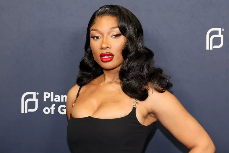  Megan Thee Stallion Faces Lawsuit from Cameraman Over Alleged Hostile Work Environment